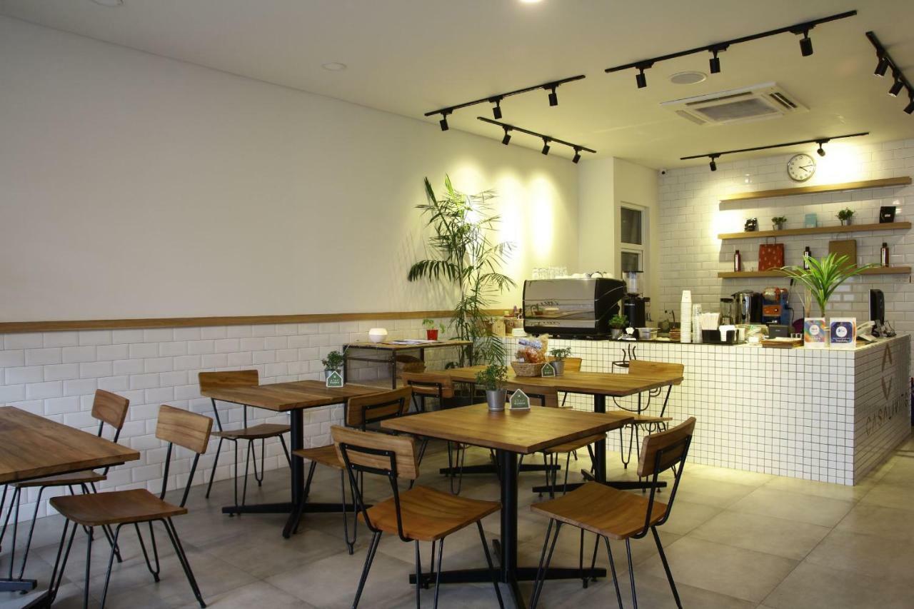 Hotel Casa Living Senayan Giacarta Esterno foto