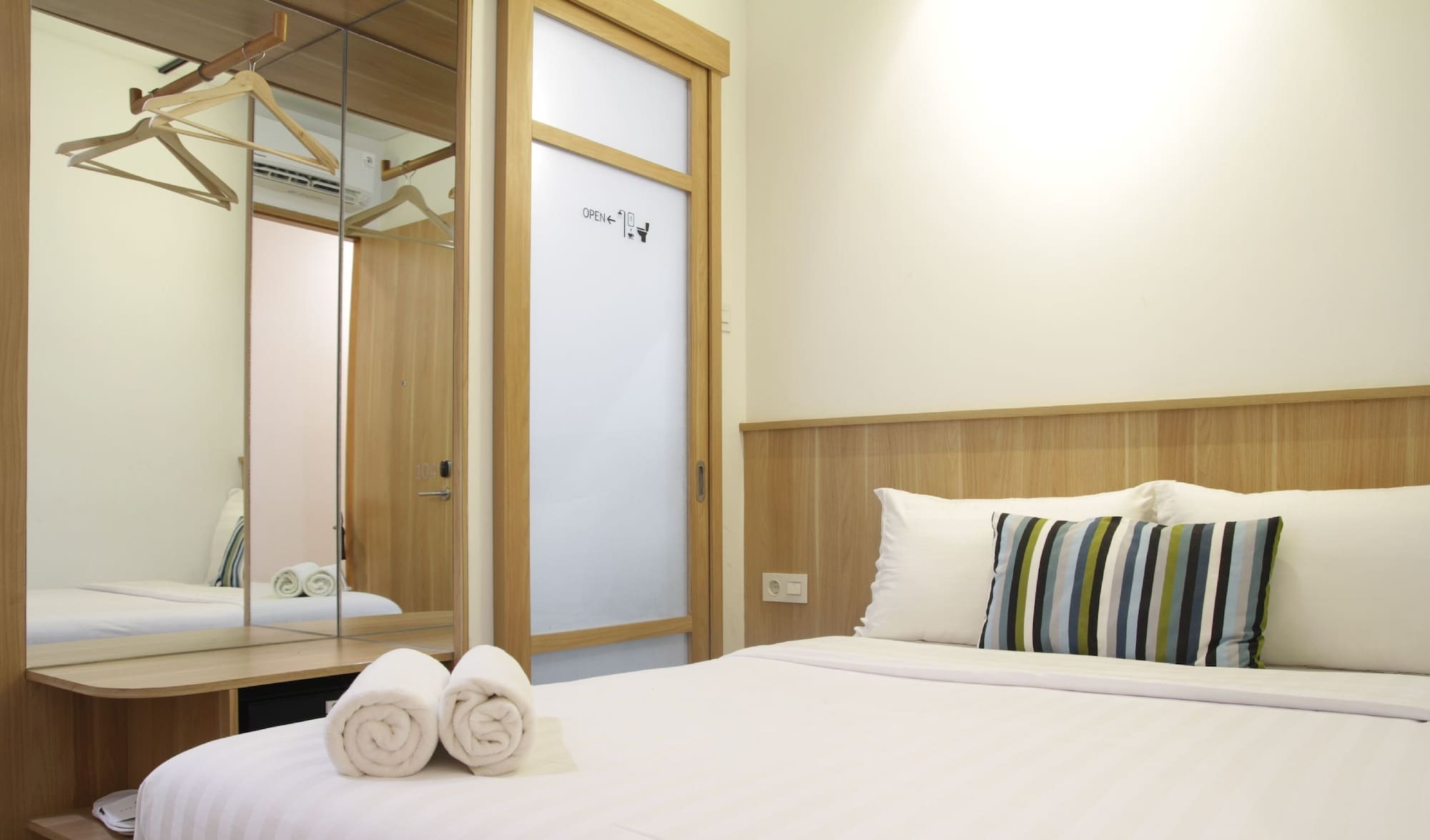 Hotel Casa Living Senayan Giacarta Esterno foto